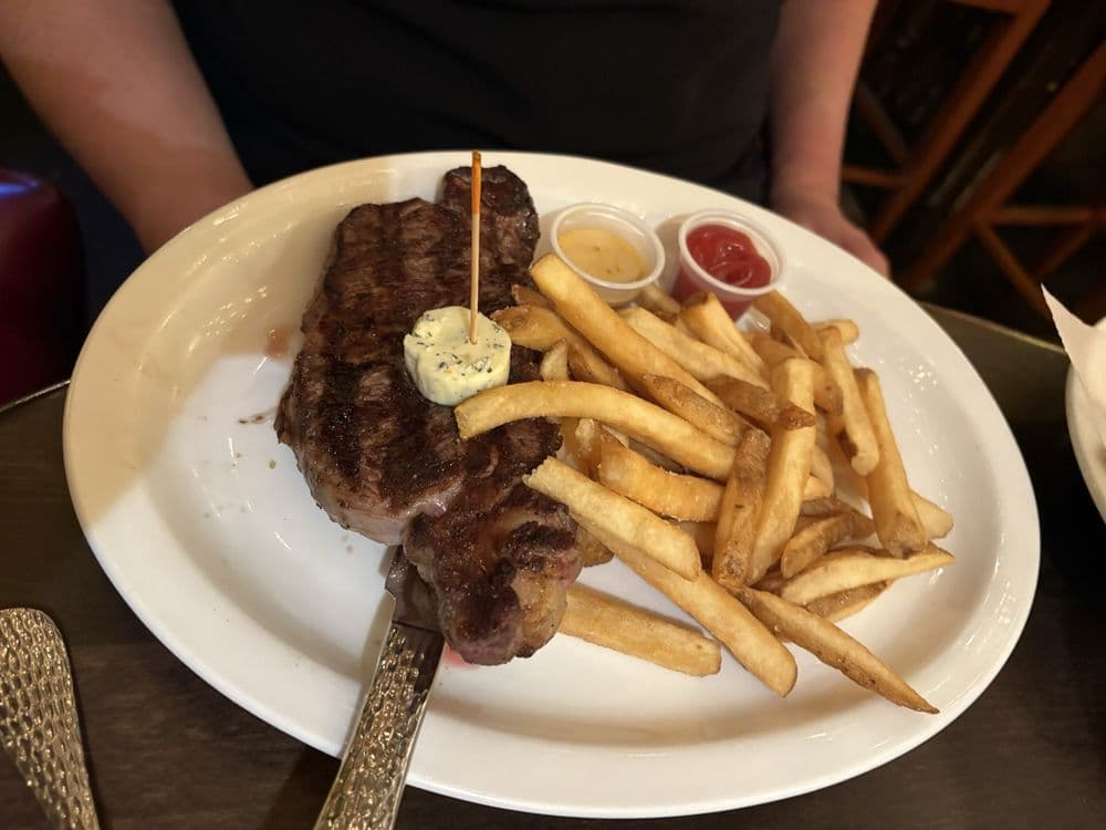 Papillon Bistro